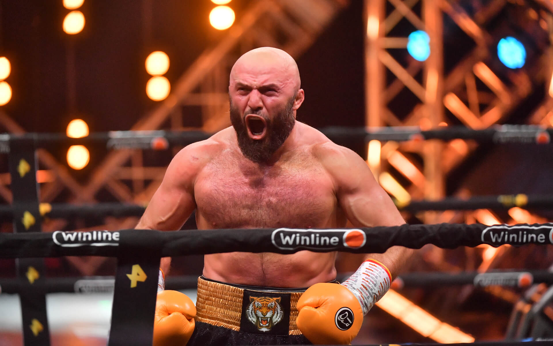 Грандиозный турнир ACA 200: Звездный вечер единоборств в Москве!